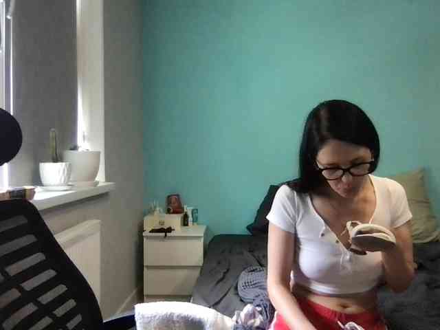 MilaBi-192569 webcam