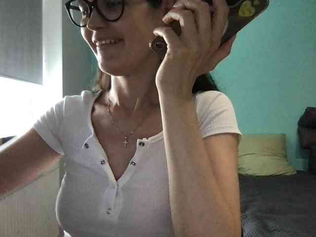 MilaBi-192569 webcam
