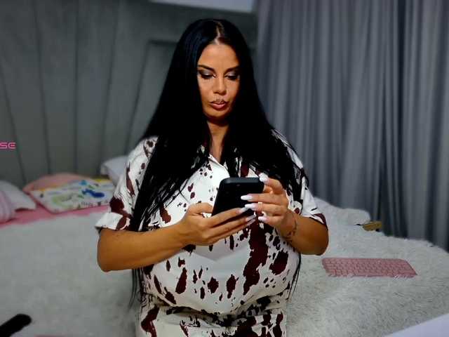 le modèle WorshipRita est en webcam porno dans un show sur le site bongacams, il possède les tags suivants: White/Caucasian,Brunette,Trimmed