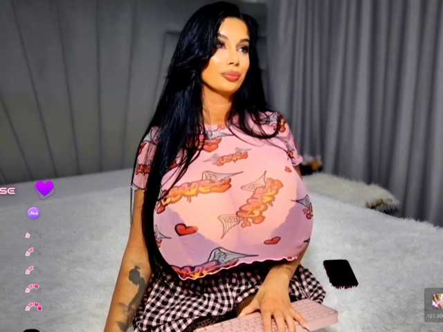 LinettAbsolut live cam on BongaCams