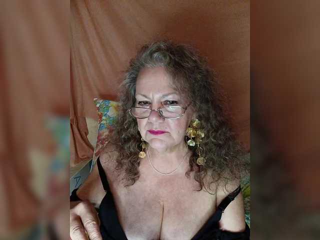 EmpressLady live cam on BongaCams
