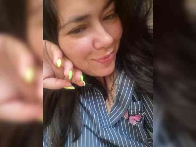 Naturally_Mom webcam