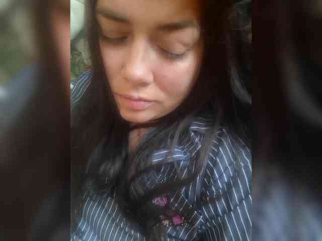 Naturally_Mom webcam