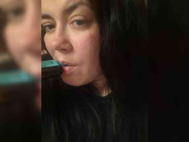 Naturally_Mom webcam