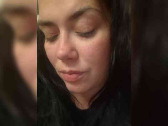 Naturally_Mom webcam