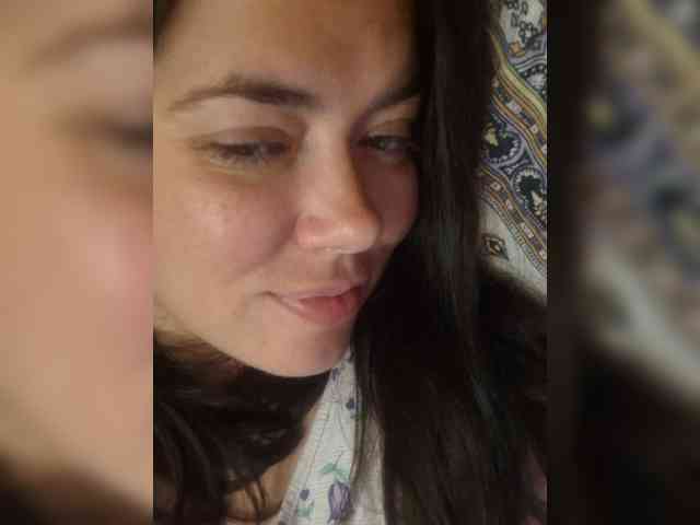 Naturally_Mom webcam