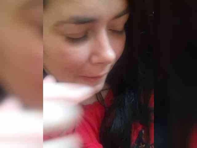 Naturally_Mom webcam