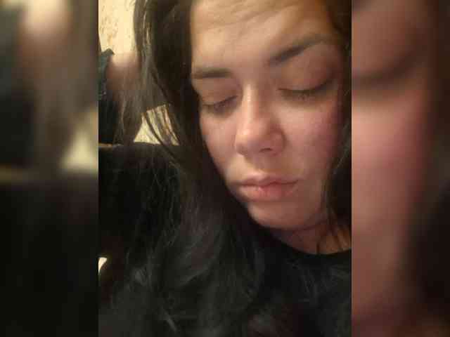 Naturally_Mom webcam