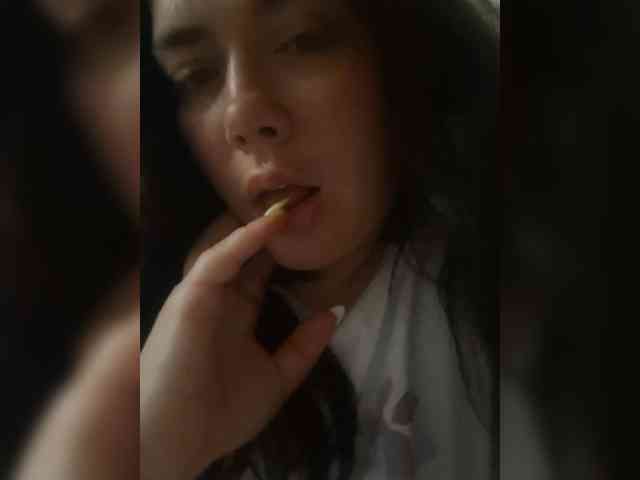 Naturally_Mom webcam