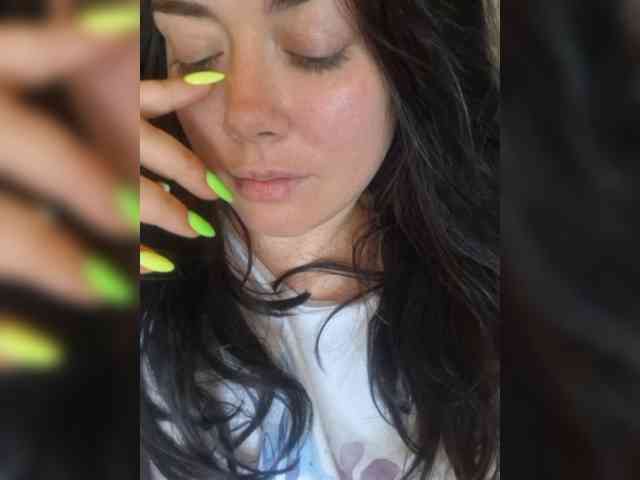 Naturally_Mom webcam