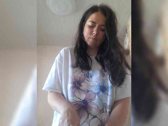 Naturally_Mom webcam