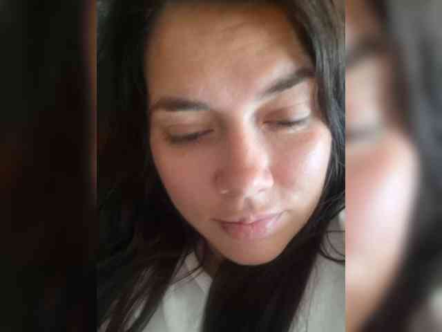 Naturally_Mom webcam