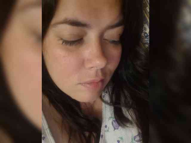 Naturally_Mom webcam