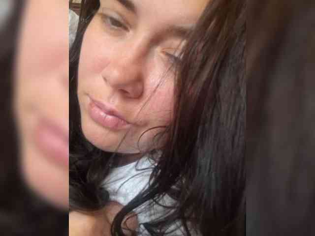 Naturally_Mom webcam