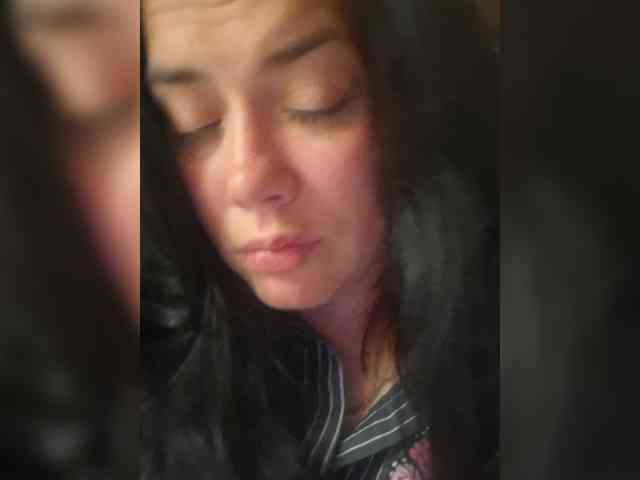 Naturally_Mom webcam