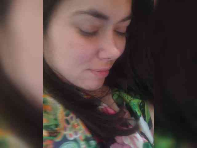 Naturally_Mom webcam