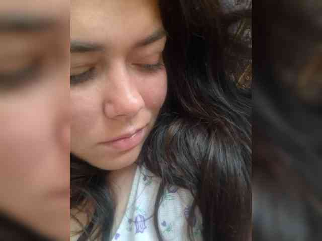 Naturally_Mom webcam