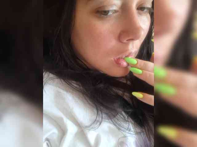Naturally_Mom webcam
