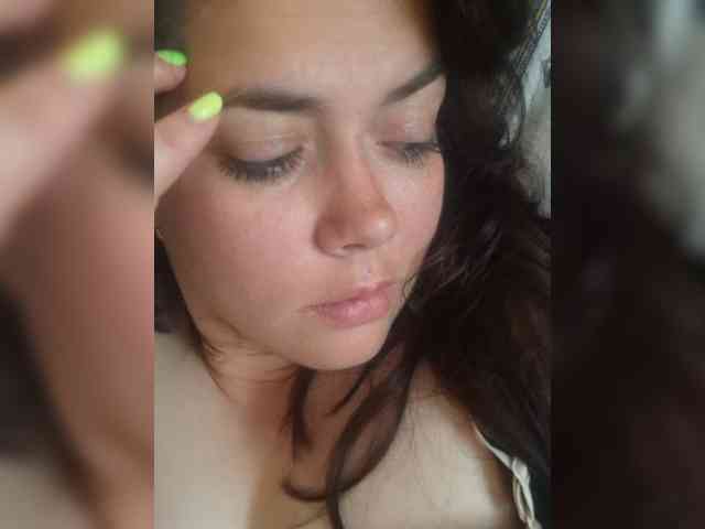Naturally_Mom webcam