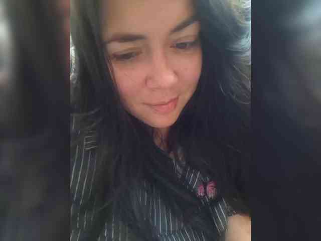 Naturally_Mom webcam