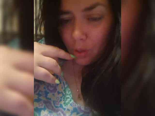 Naturally_Mom webcam