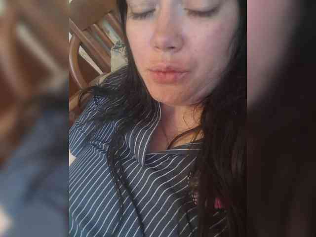 Naturally_Mom webcam