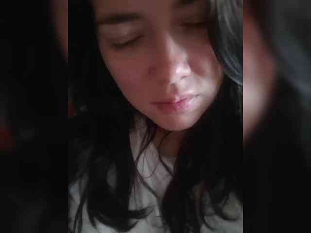 Naturally_Mom webcam