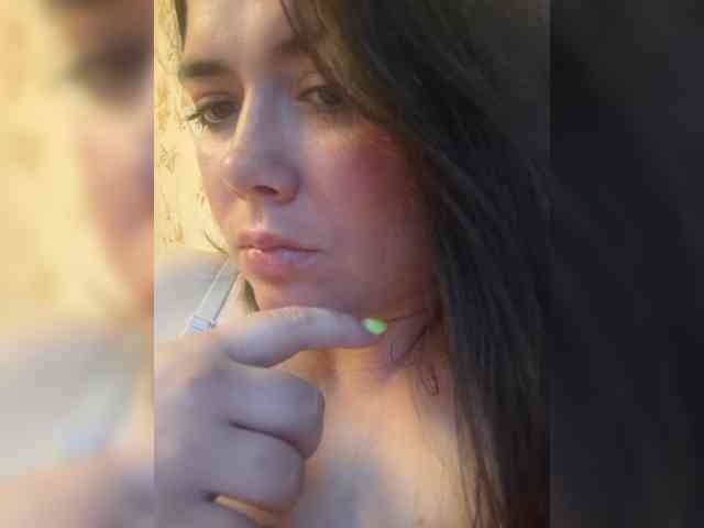 Naturally_Mom webcam