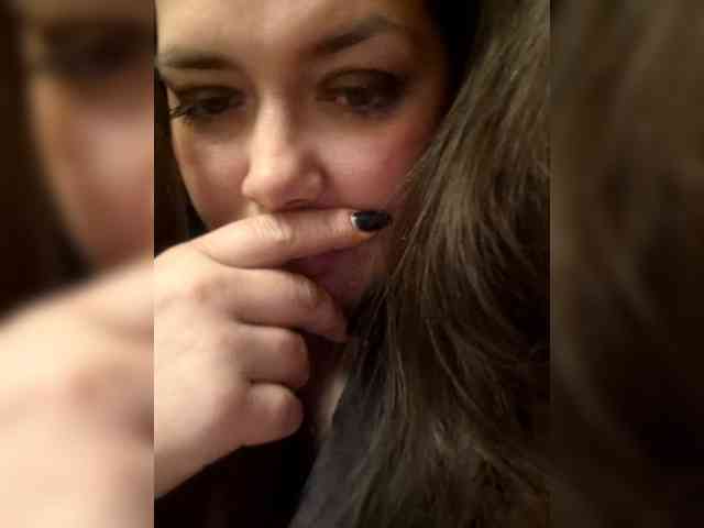 Naturally_Mom webcam