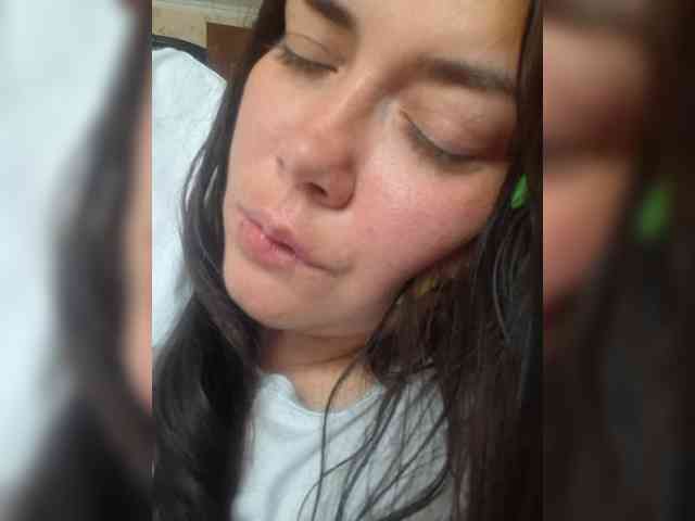 Naturally_Mom webcam