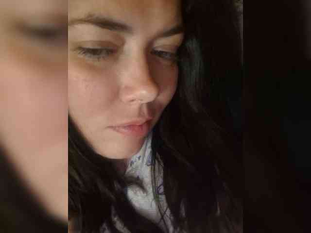 Naturally_Mom webcam