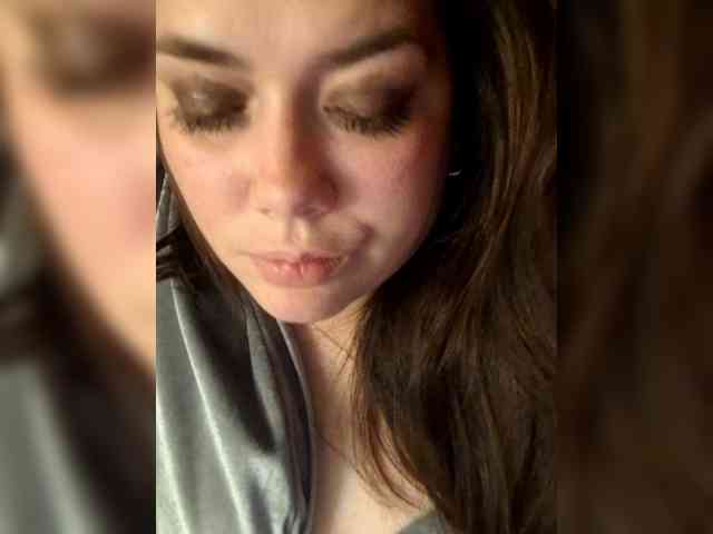 Naturally_Mom webcam