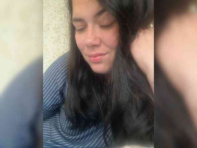 Naturally_Mom webcam