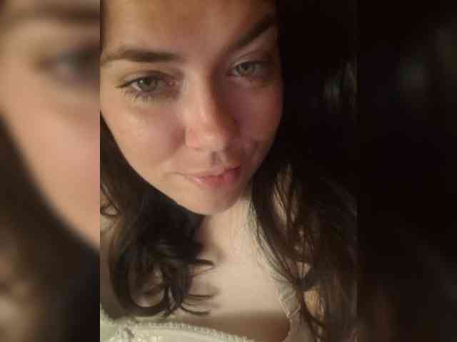 Naturally_Mom webcam