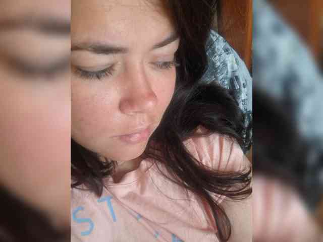 Naturally_Mom webcam