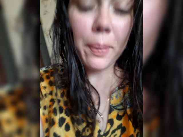 Naturally_Mom webcam