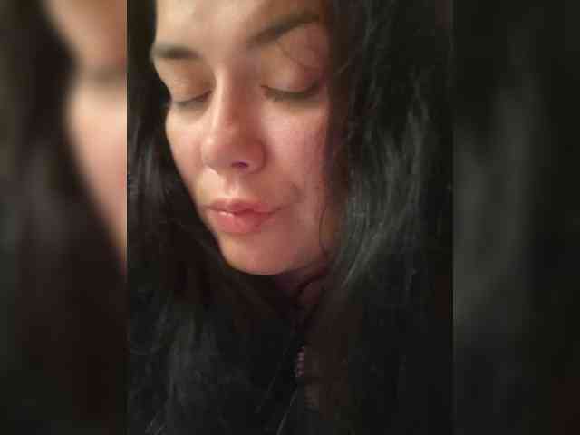 Naturally_Mom webcam