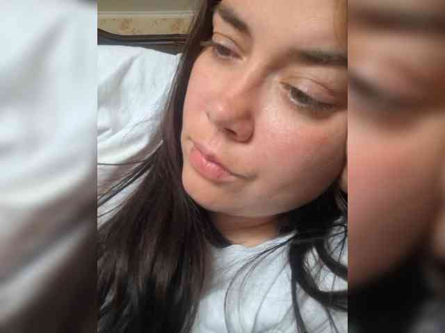 Naturally_Mom webcam