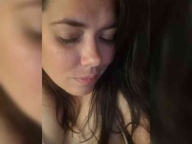 Naturally_Mom webcam