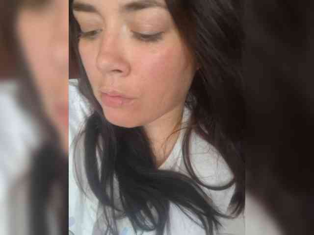 Naturally_Mom webcam