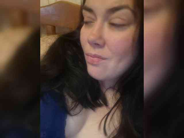 Naturally_Mom webcam