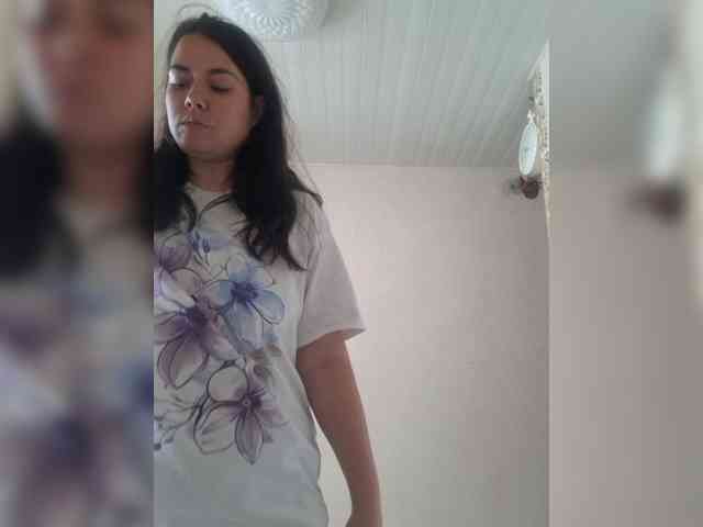 Naturally_Mom webcam