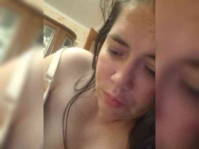 Naturally_Mom webcam