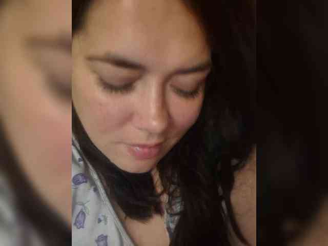 Naturally_Mom webcam