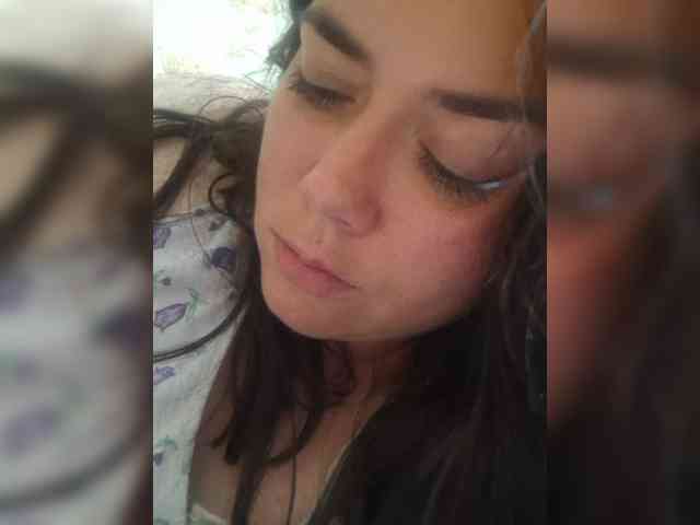 Naturally_Mom webcam