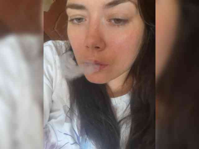 Naturally_Mom webcam