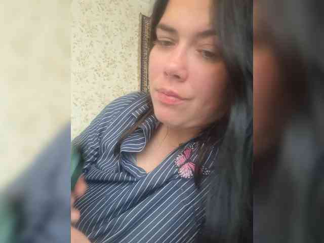 Naturally_Mom webcam