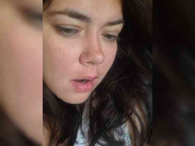 Naturally_Mom webcam
