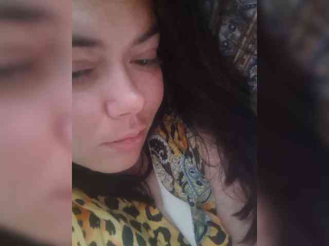 Naturally_Mom webcam