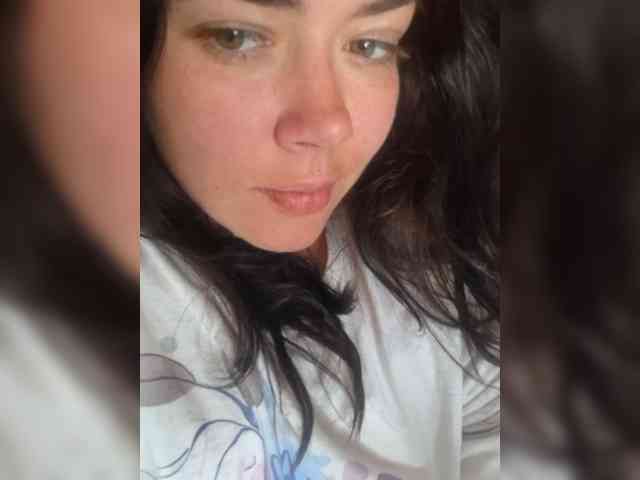 Naturally_Mom webcam